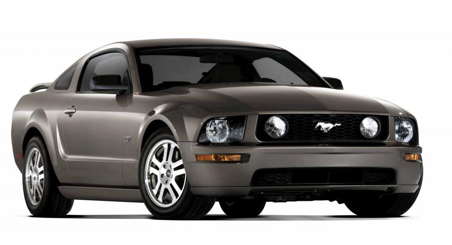  Ford Mustang GT 2005 года  (фото 168 из 209)